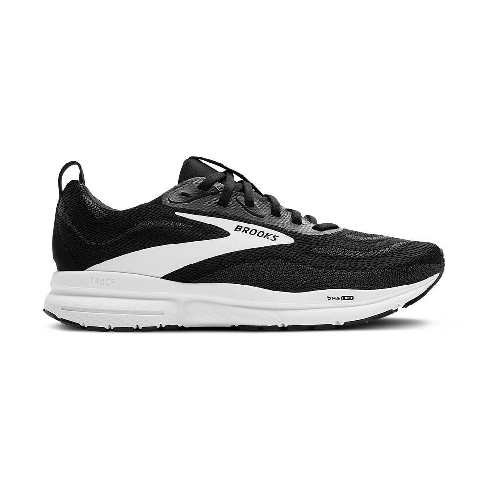 BROOKS トレース4　ブラック/ホワイト［WOMEN］