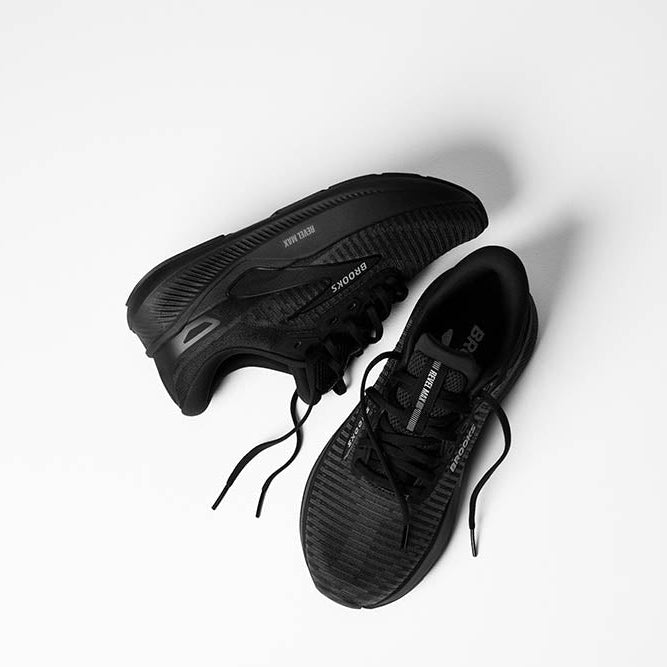 BROOKS レベルMAX　ブラック［MEN］