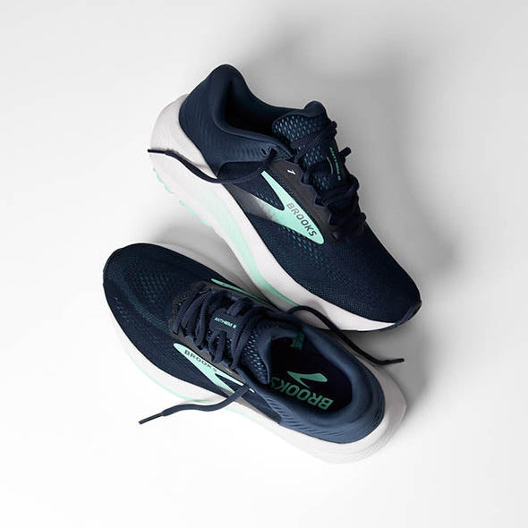 BROOKS アンセム8　ネイビー［WOMEN］